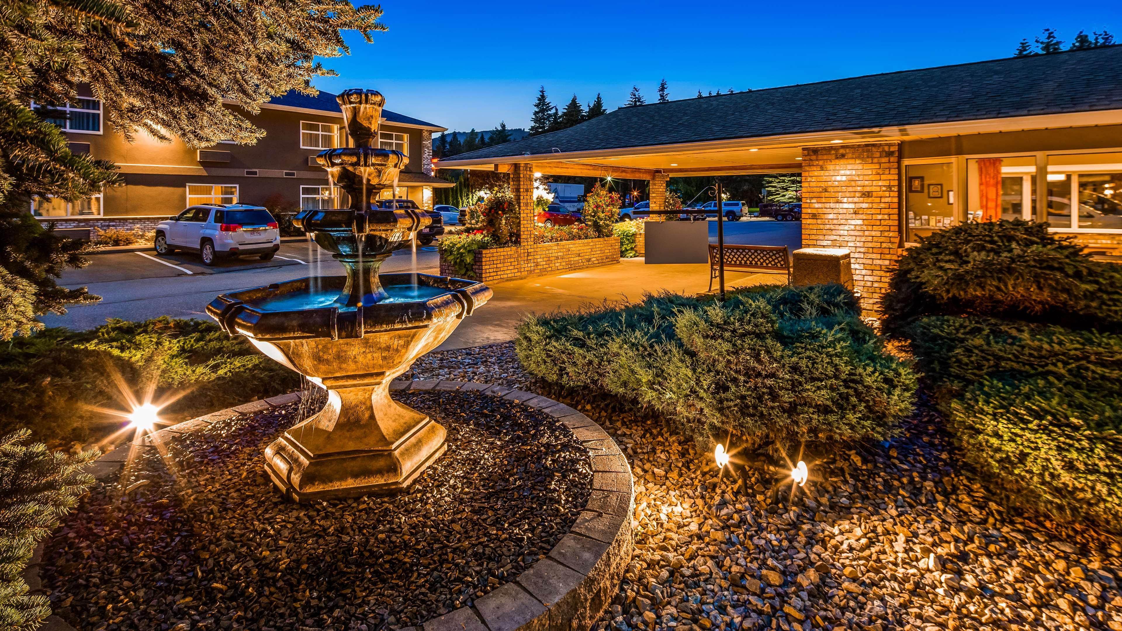 Best Western Sicamous Inn Eksteriør bilde